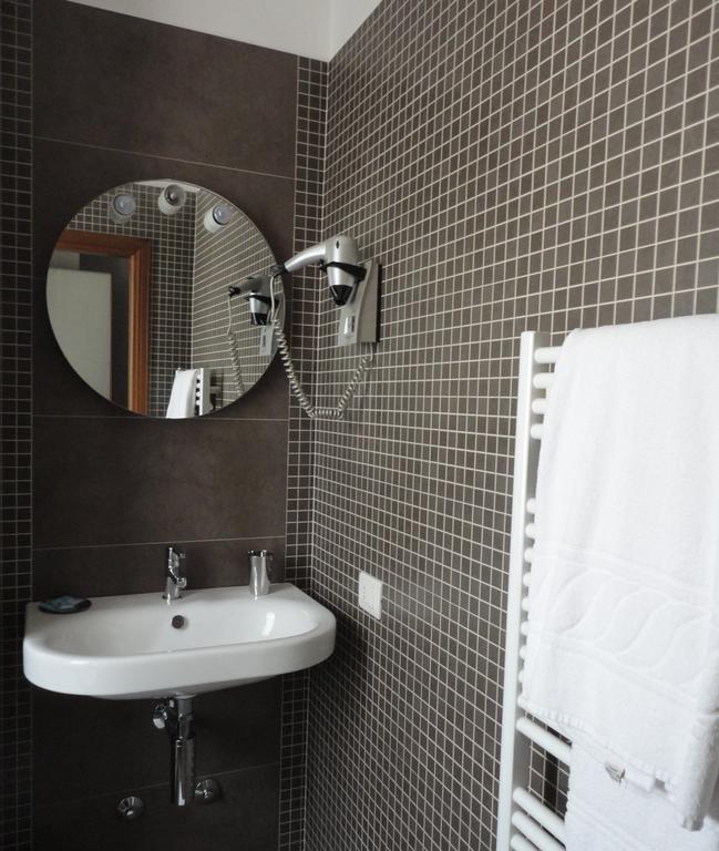 Cravero Rooms Caltignaga ห้อง รูปภาพ